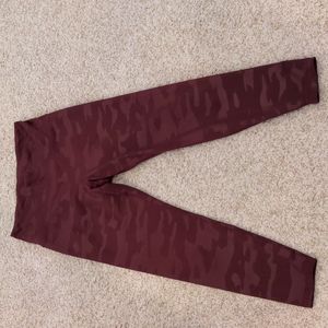 Old Navy elevate legging - maroon camo